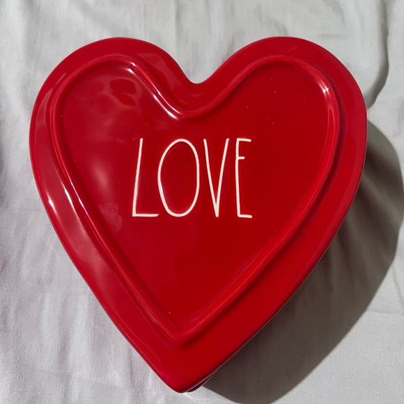 Brand new and never used Rae Dunn Love trinket/jewelry holder - Picture 4 of 6